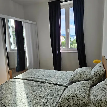 Sunrise Apartment *